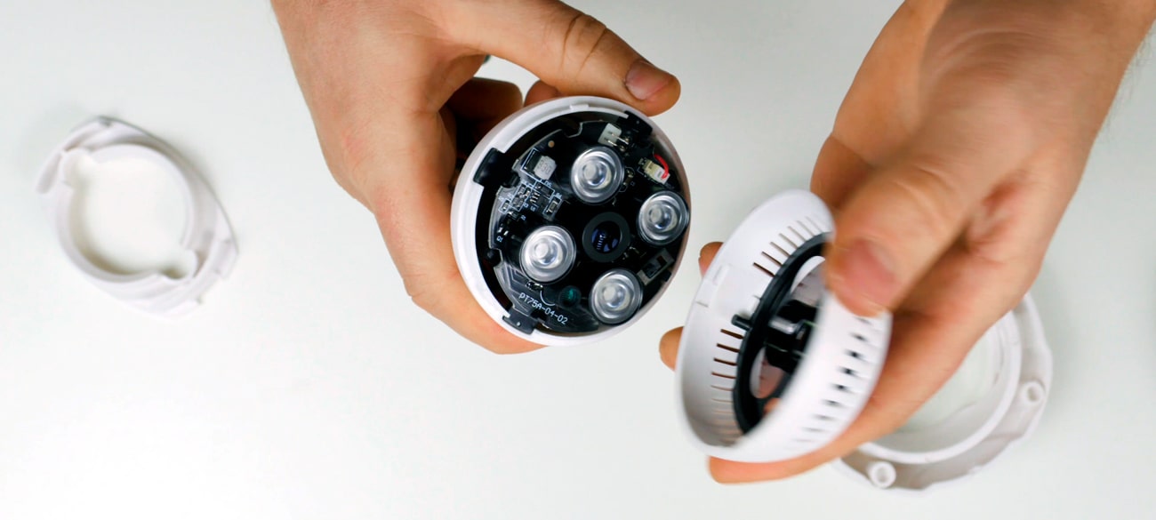 Немного проверните крышку и снимите её