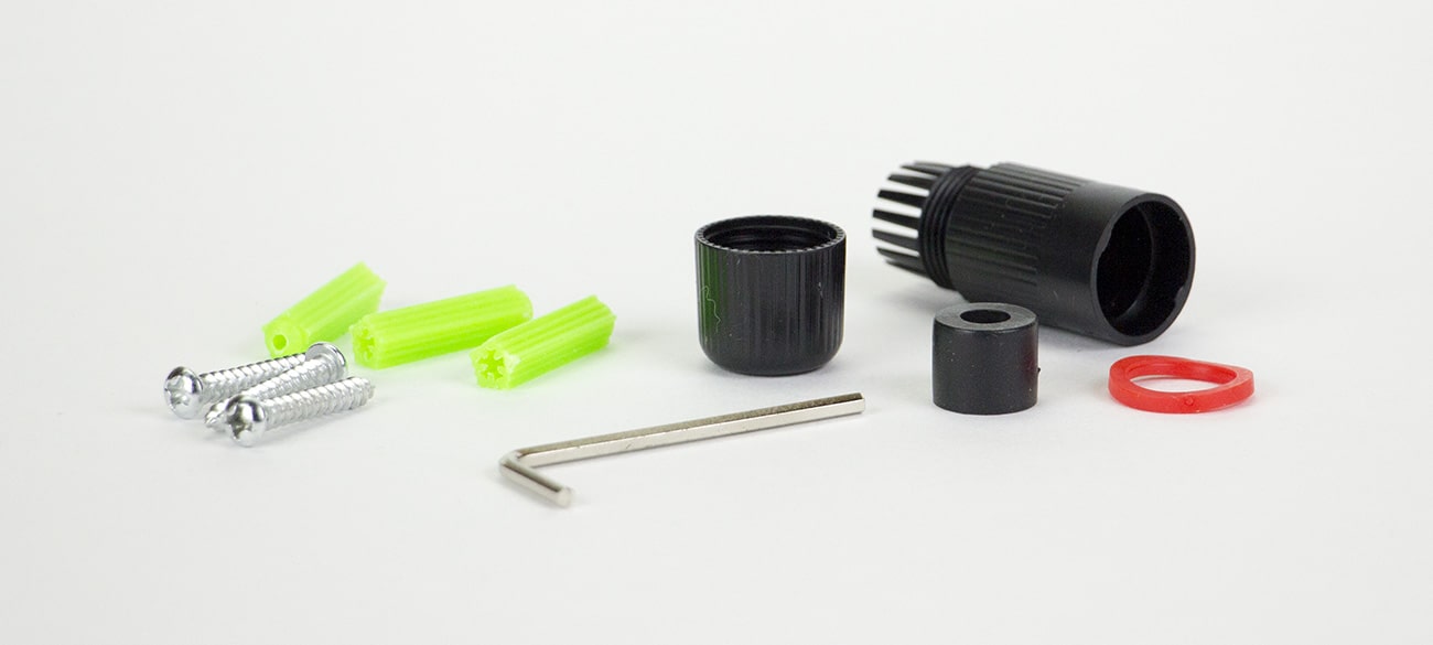 Крепеж - саморезы, LAN-коннектор, шестигранник.