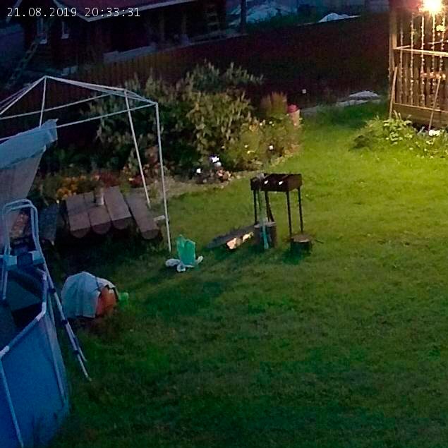 После обновления прошивки шумов стало меньше.