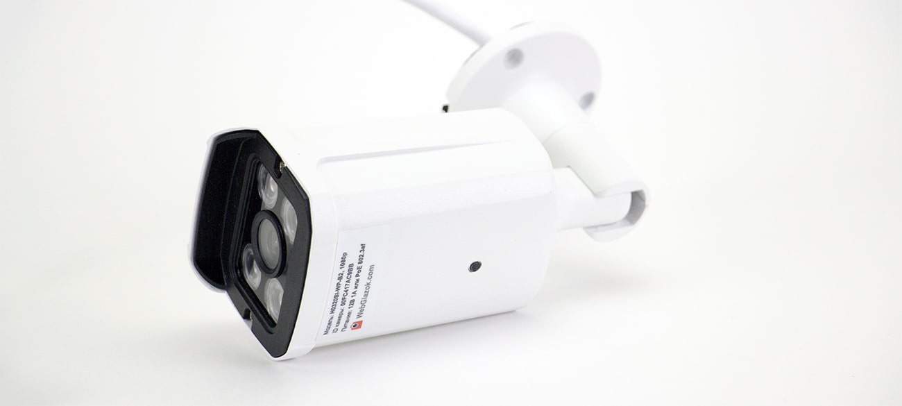 Микрофон герметично встроен в уличную IP-камеру WebGlazok